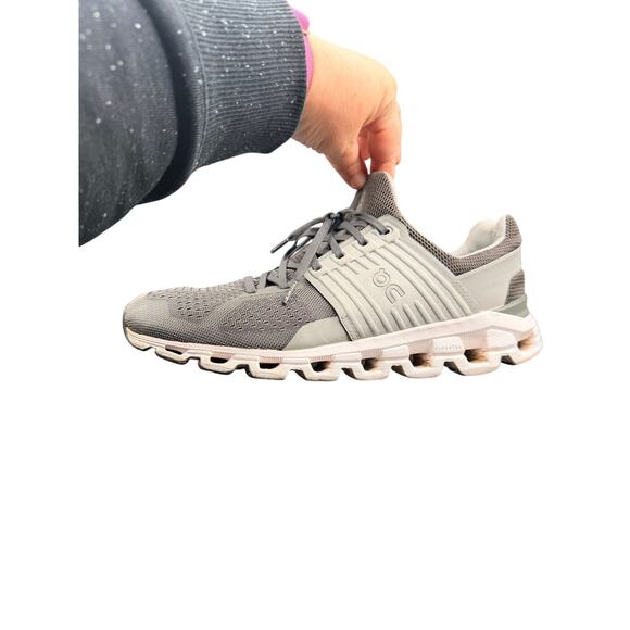 Athletic_Shoes